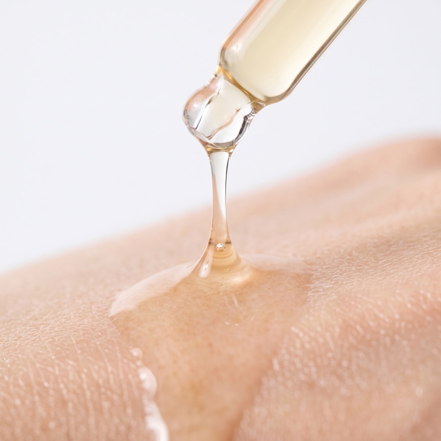 Recovery Oil — 2–3 drops pressed into skin